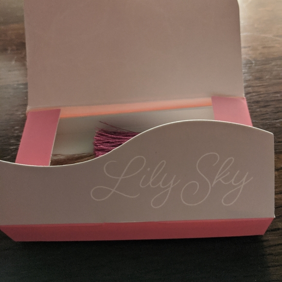 Lily Sky Tassel Necklace and Earrings New & Boxed - Picture 3 of 3